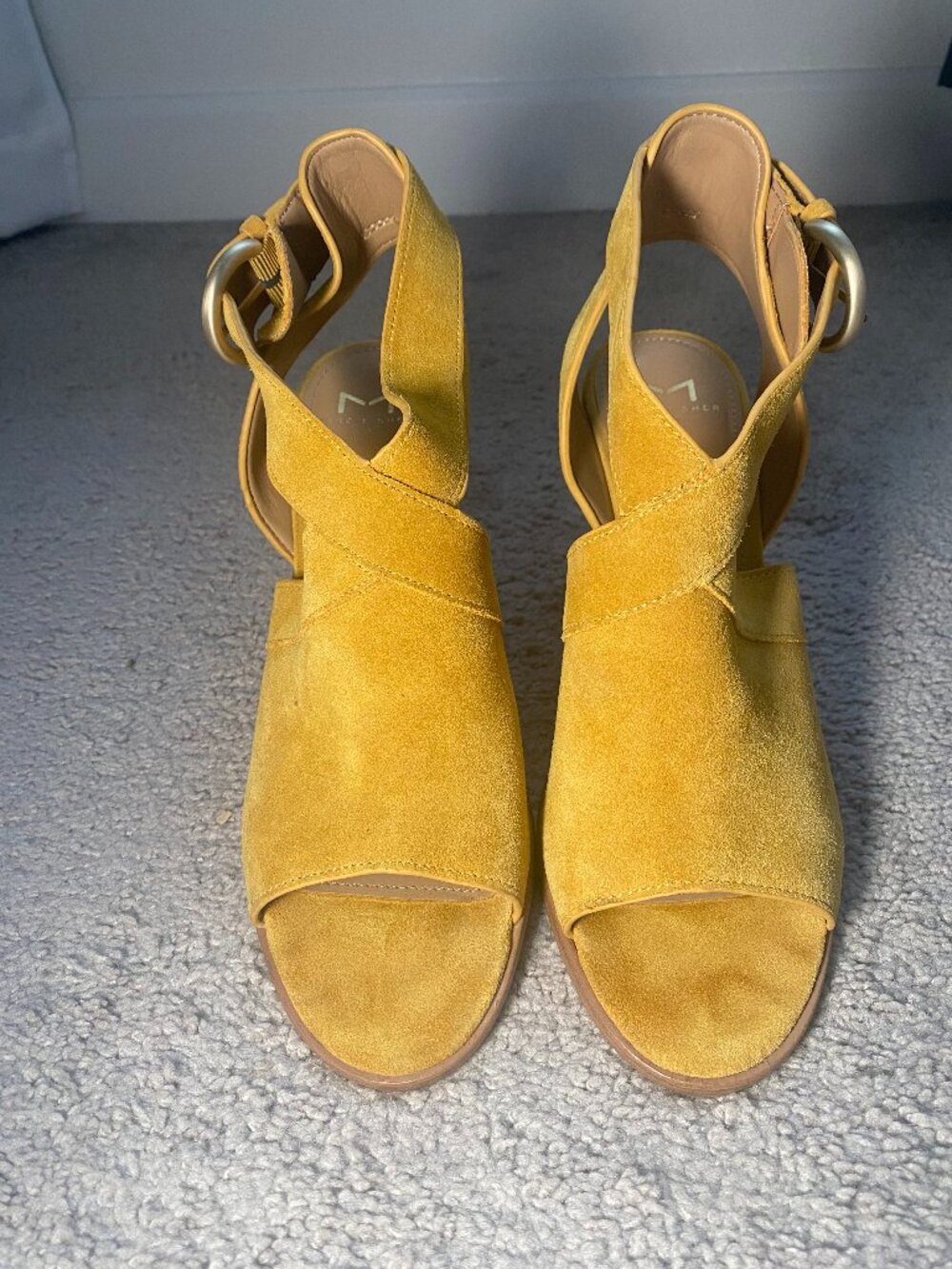 Marc Fisher LTD Mustard Yellow Suede Block Heel Sandals Size 7 1/2 Open Toe